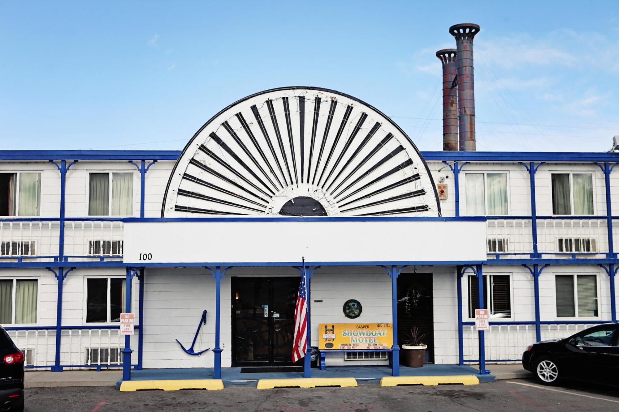 National 9 Inn Showboat Casper Exterior photo
